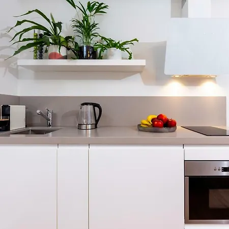 New Designer In Centre 38b