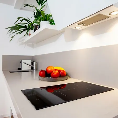 New Designer In Centre 38b *