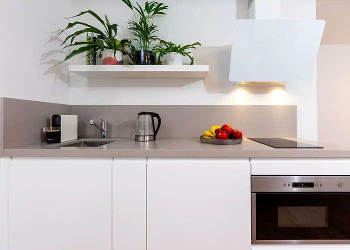 New Designer In Centre 38b